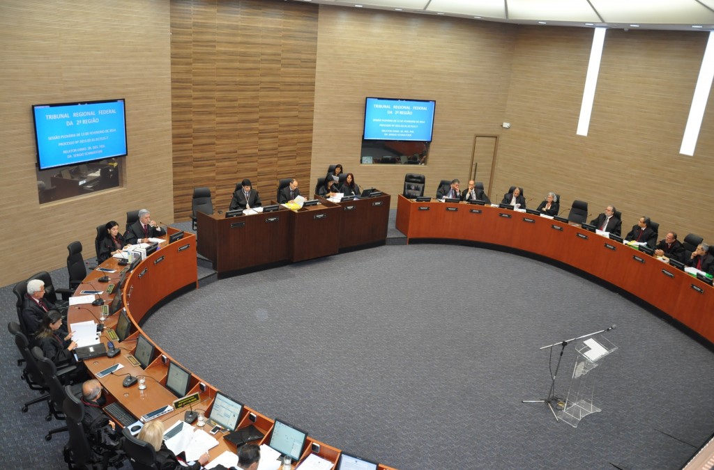 No plenário do TRF-2 apenas 18, dos 27 desembargadores, decidem o futuro do juiz Macário Júdice Neto