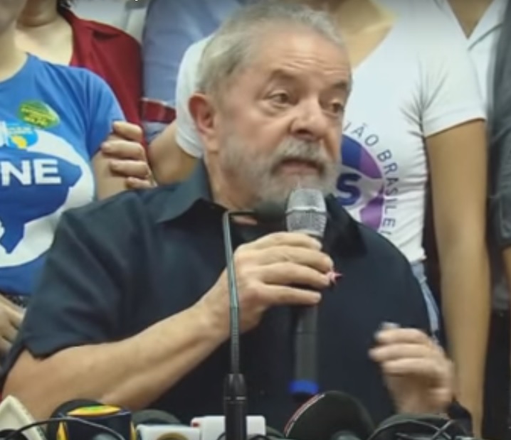 Lula, pelo comentário impróprio, deveria pedir desculpas a Janot. 